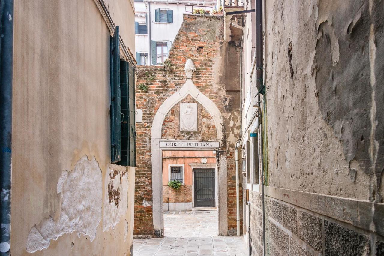 Corte Ca’ Petriana Next To @camposanpolo Venezia